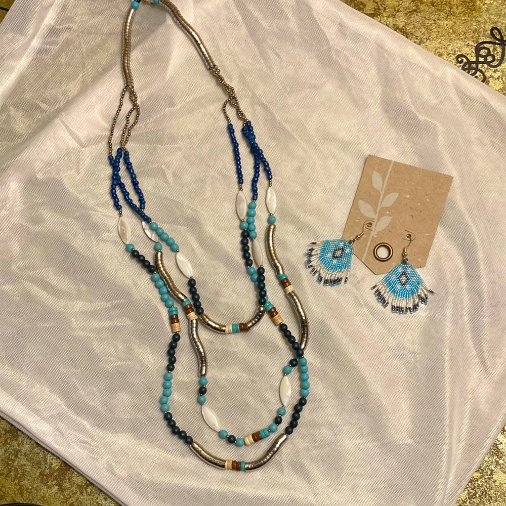 Necklace and earring set- new
